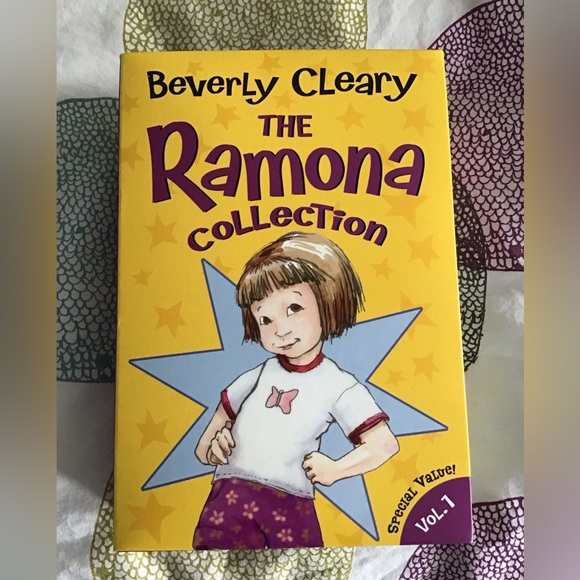 Girls The Ramona Collection Volume One - Picture 3 of 6